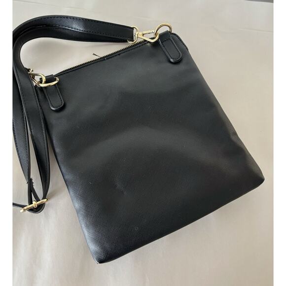 Black Litt Crossbody by Purse N Faux Leather Crossbody Bag - Picture 2 of 5